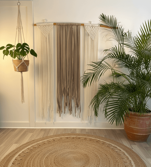 macrame wall art workshop Marbella soft taupe interior Makirama